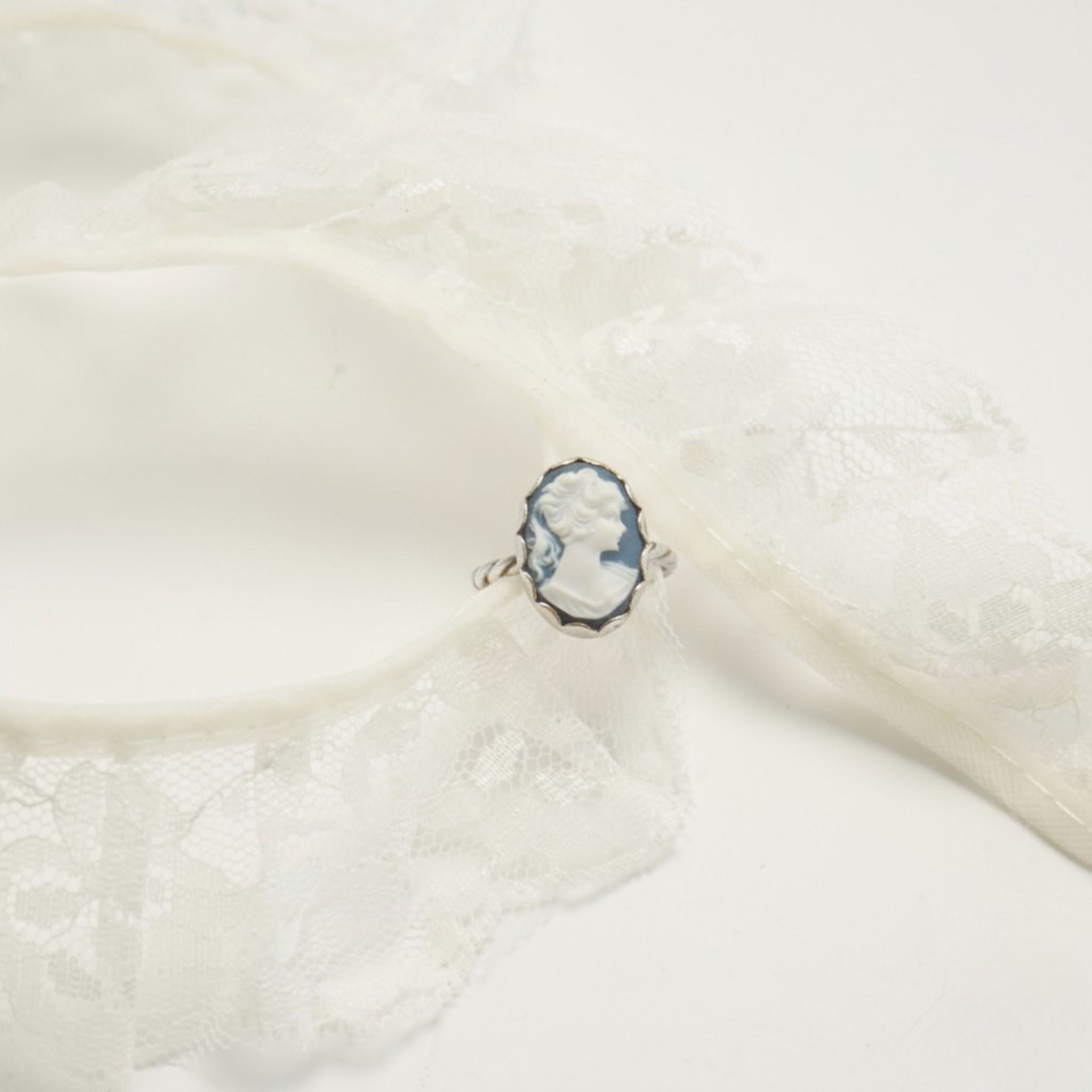 Blue& black cameos ring