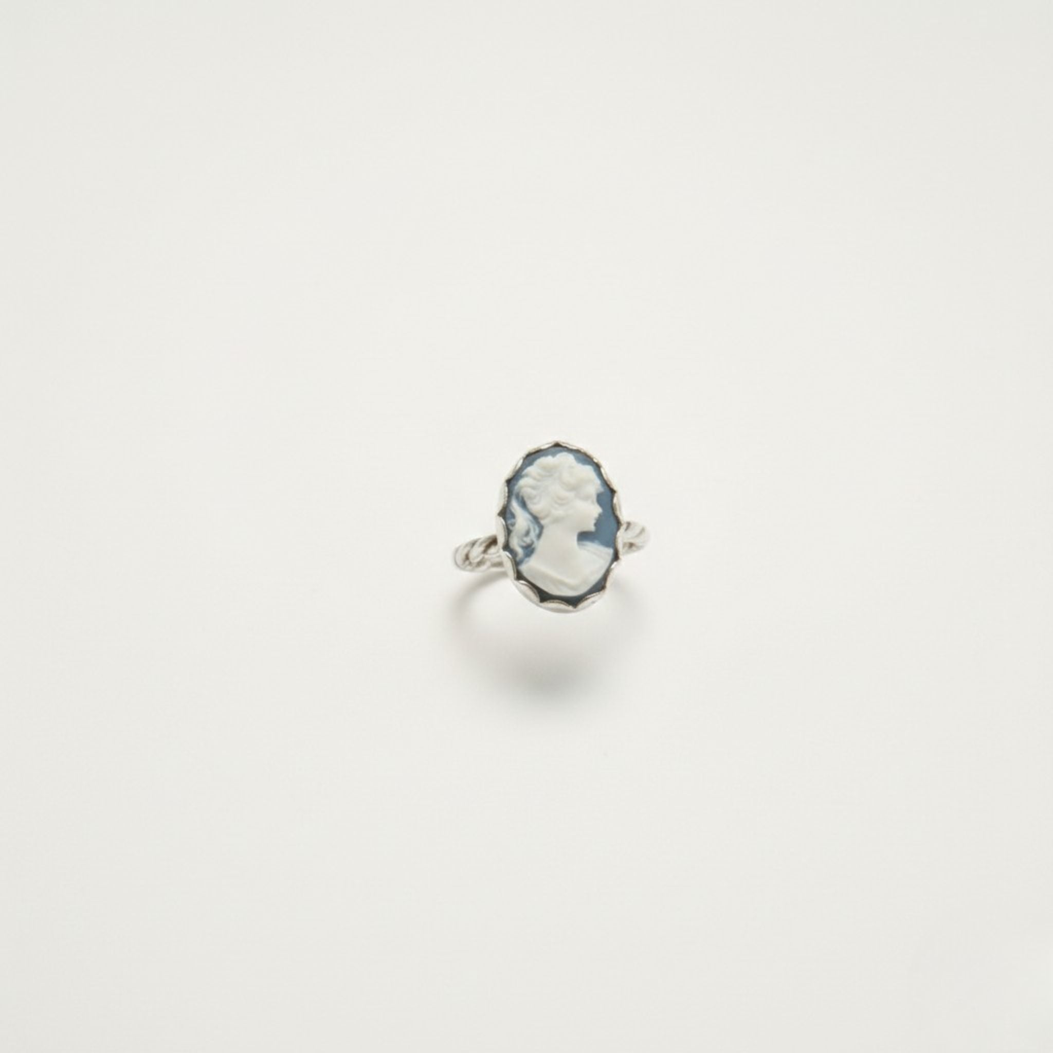 Blue& black cameos ring