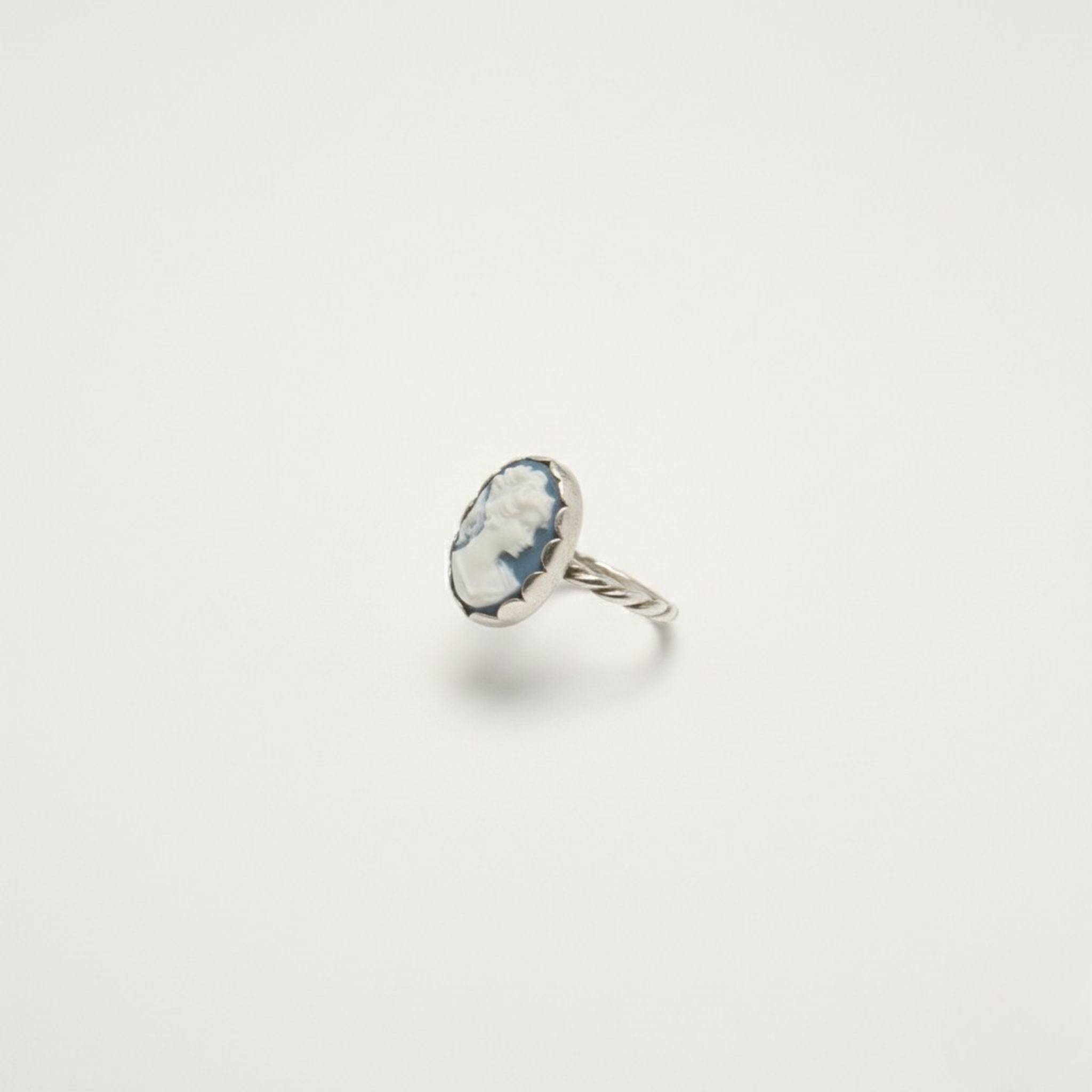 Blue& black cameos ring